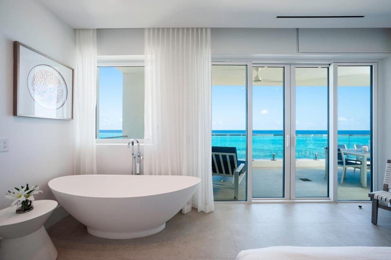 Rum Point Club Residences Driftwood Village Экстерьер фото
