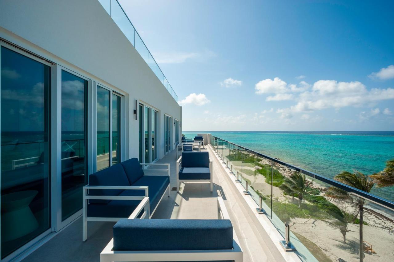 Rum Point Club Residences Driftwood Village Экстерьер фото