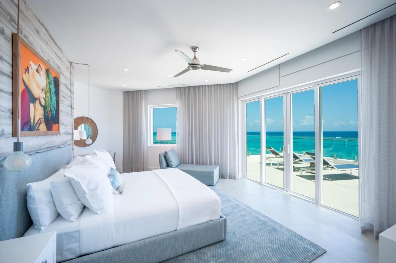 Rum Point Club Residences Driftwood Village Экстерьер фото