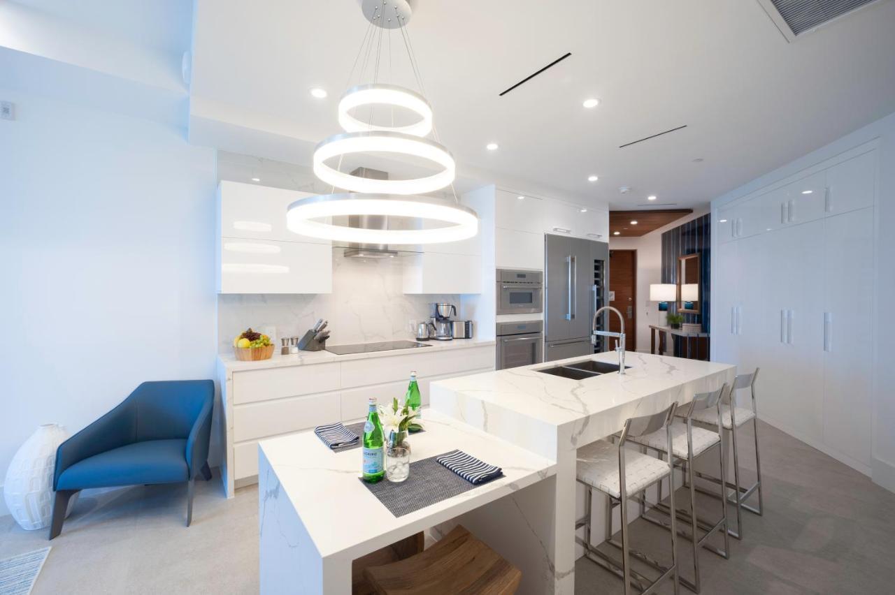 Rum Point Club Residences Driftwood Village Экстерьер фото