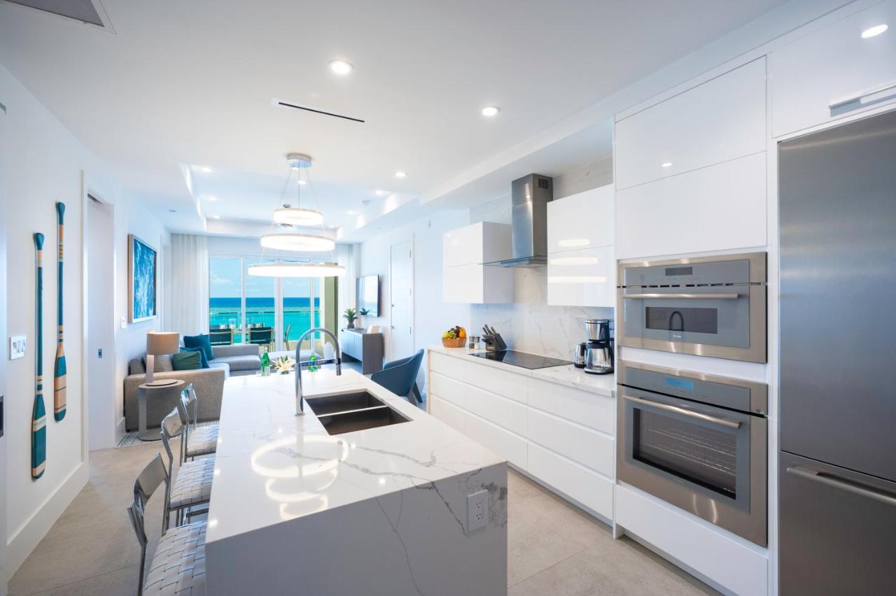 Rum Point Club Residences Driftwood Village Экстерьер фото