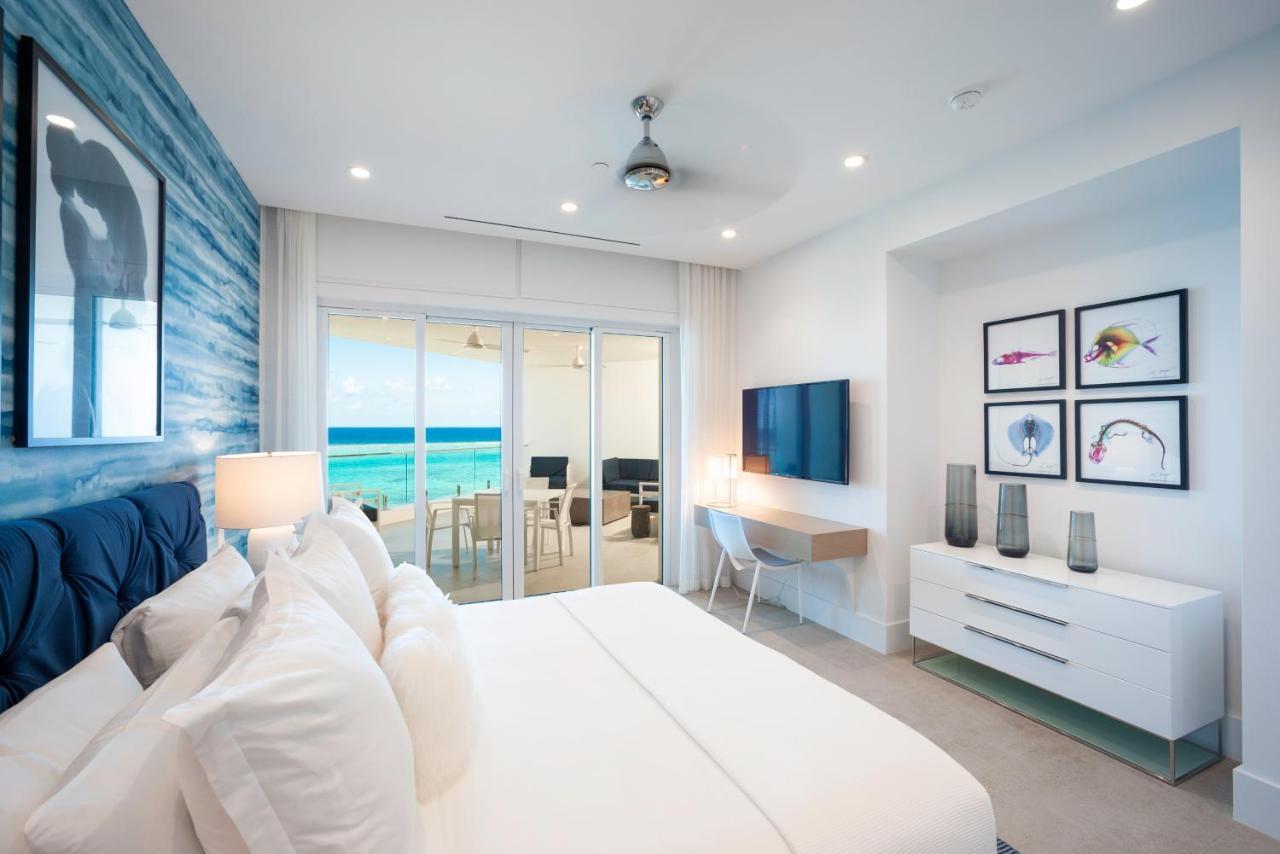 Rum Point Club Residences Driftwood Village Экстерьер фото