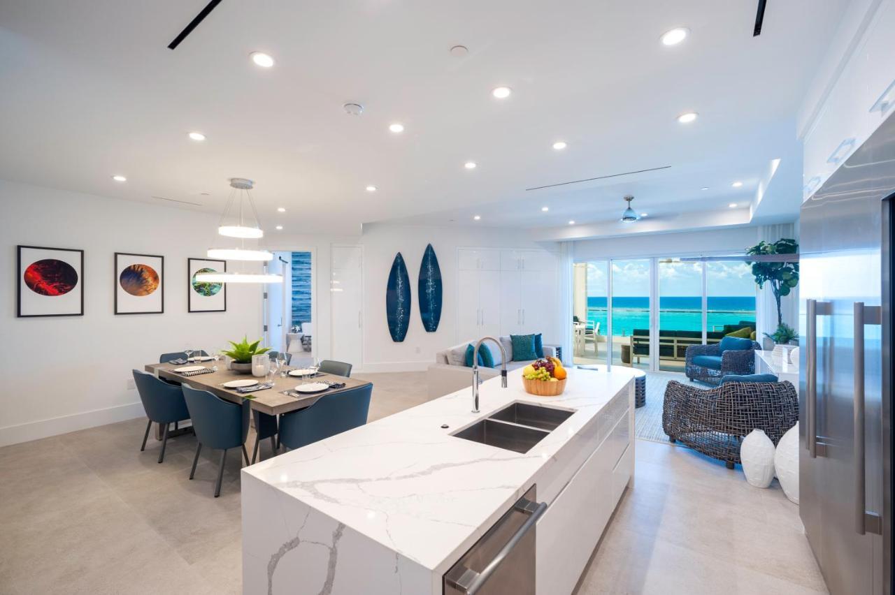 Rum Point Club Residences Driftwood Village Экстерьер фото