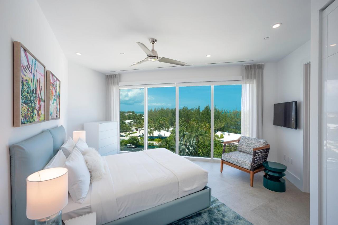 Rum Point Club Residences Driftwood Village Экстерьер фото