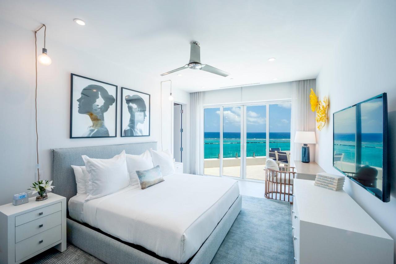 Rum Point Club Residences Driftwood Village Экстерьер фото