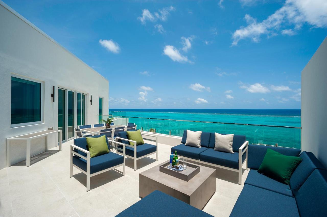 Rum Point Club Residences Driftwood Village Экстерьер фото
