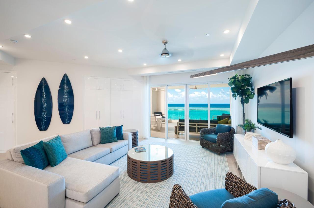 Rum Point Club Residences Driftwood Village Экстерьер фото