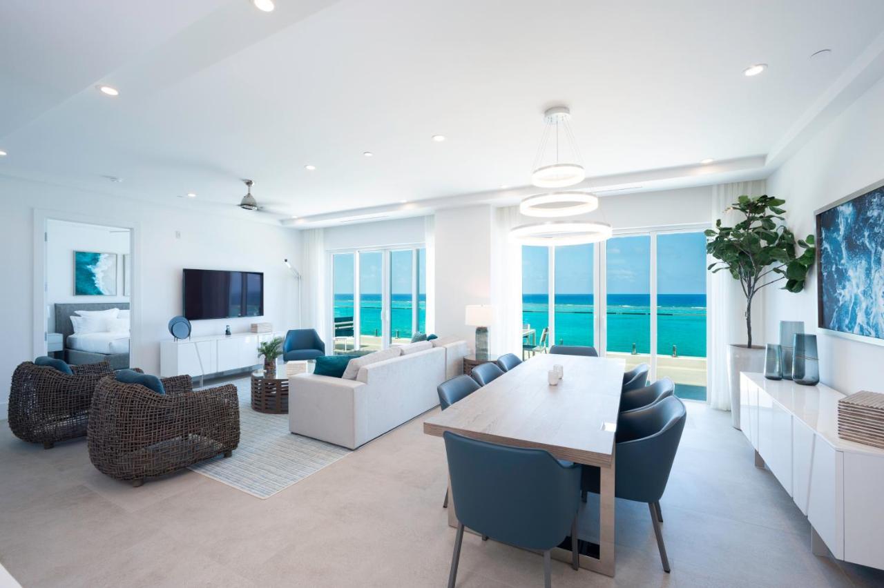 Rum Point Club Residences Driftwood Village Экстерьер фото