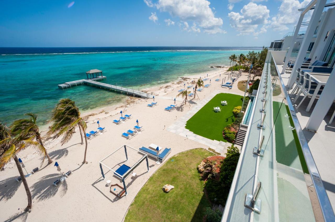 Rum Point Club Residences Driftwood Village Экстерьер фото