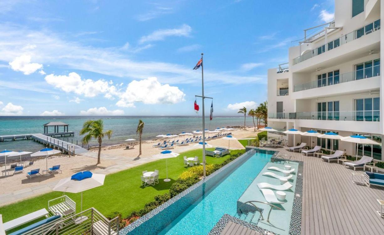 Rum Point Club Residences Driftwood Village Экстерьер фото