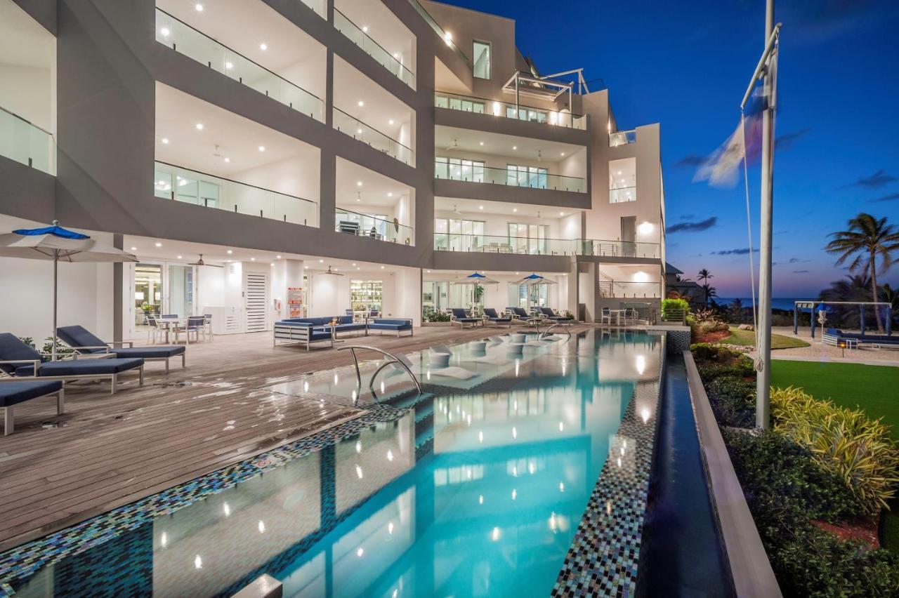 Rum Point Club Residences Driftwood Village Экстерьер фото